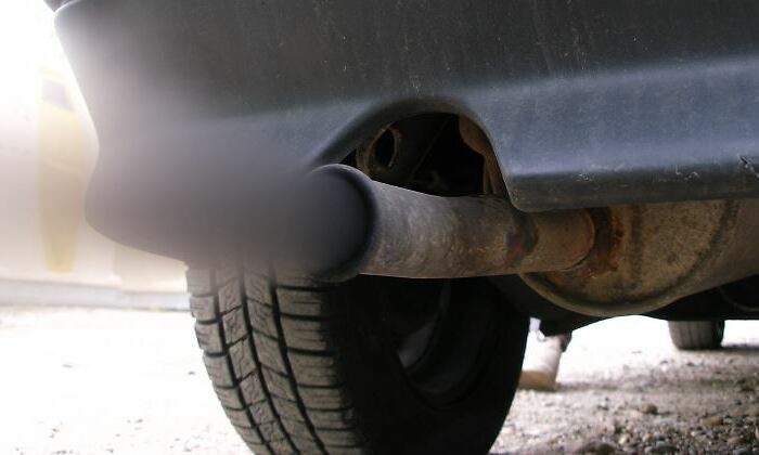 tubo-escape-humo-contaminacion-aire-770-istock.jpg