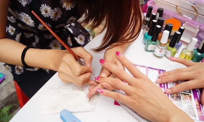 manicura-china-dreamstime.jpg