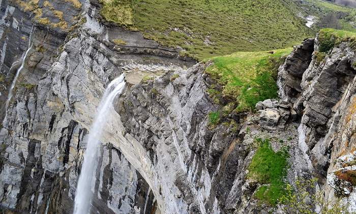 salto-del-rio-nervion.jpg