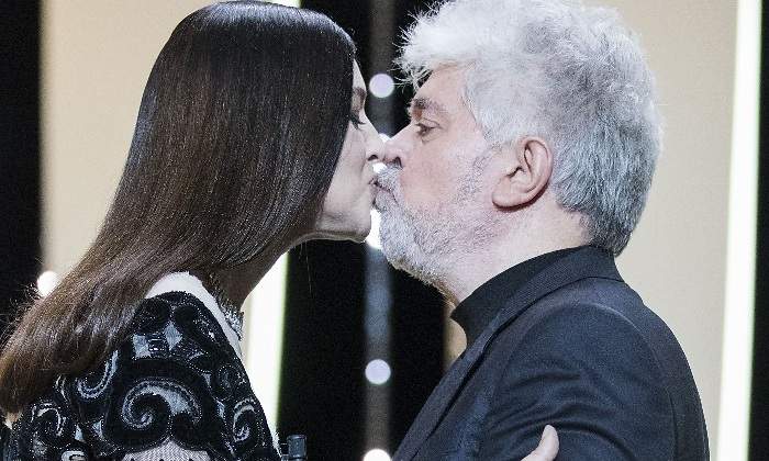 almodovar-beso.jpg