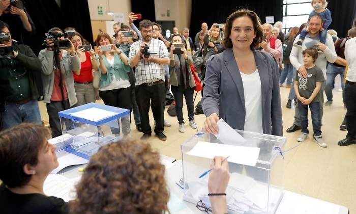 colau-vota-26-m-efe.jpg