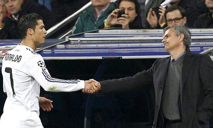 cristiano-mano-mourinho-efe.jpg