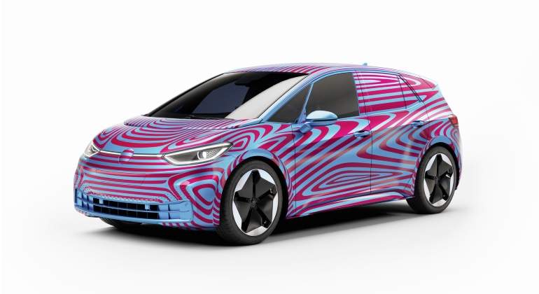 El futuro modelo eléctrico de Volkswagen, el ID3, camuflado.