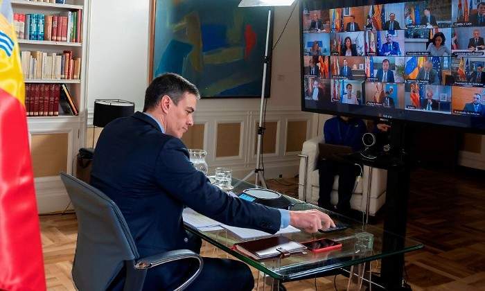 Pedro-Sanchez-presidentes-autonomicos-Borja-Ruiz-de-la-Bellacasa-EFE-770.jpg