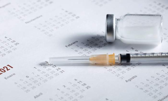 calendario-vacunacion-vacunas-astrazeneca-pfizer-moderna-janssen.jpg
