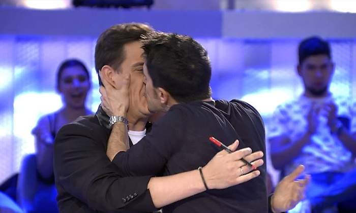 alejo-christian-beso-pasapalabra.jpg