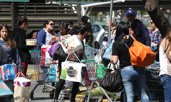 supermercados-colas-chile-efe.png