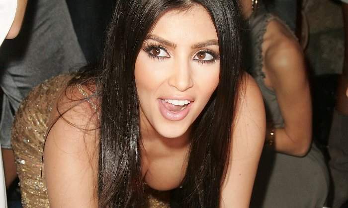kardashian-selfie770.jpg