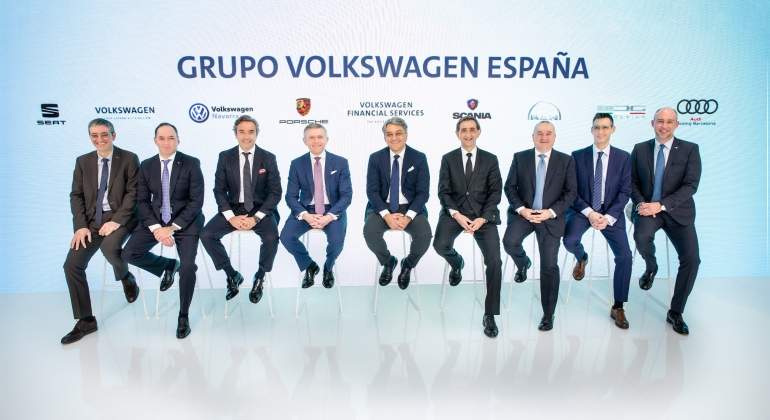 Plan mayor del grupo Volkswagen en España con Luca de Meo en el centro.