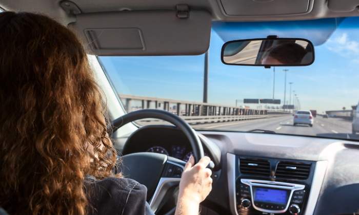 mujer-coche-dreamstime.jpg