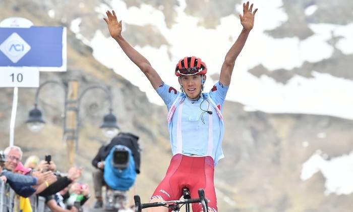 zakarin-gana-etapa13-giro.jpg