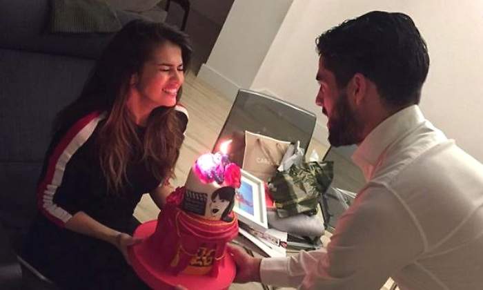 isco-sara-tarta-cumpleanos770.jpg