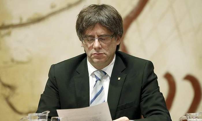 puigdemont-papel-palau-efe.jpg