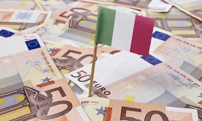 italia-bandera-billetes50euros-dreamstime.jpg