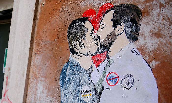 di-maio-salvini-grafitti-roma-reuters.jpg