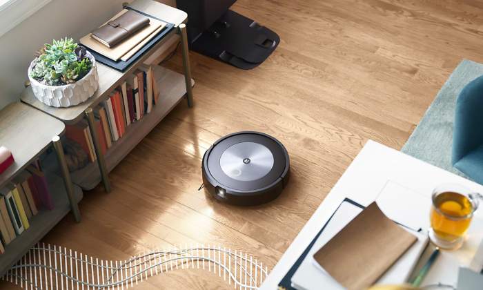 Roomba-j7-1.jpg