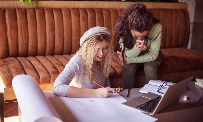 estudiantes-chicas.jpg