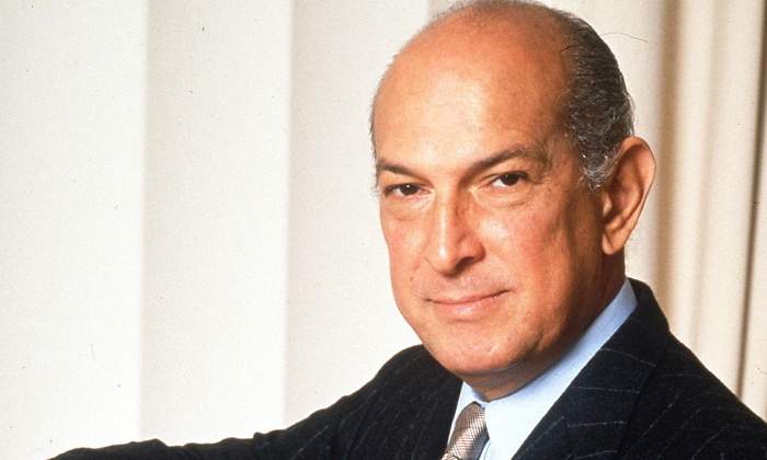 oscar-de-la-renta-pose.jpg