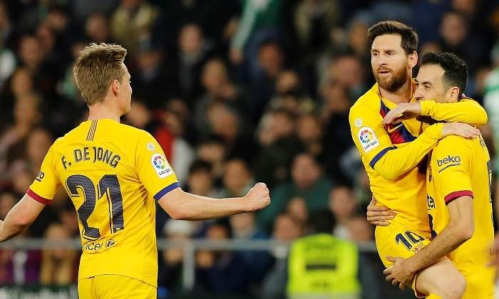 dejong-messi-busquets-celebran-villamarin-2020-efe.jpg