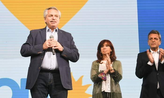 fernandez-kirchner-massa.jpg