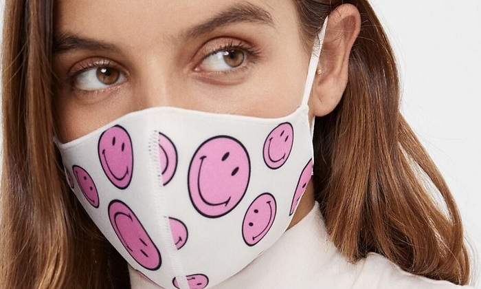mascarilla-inditex-smiley-bershka.jpg