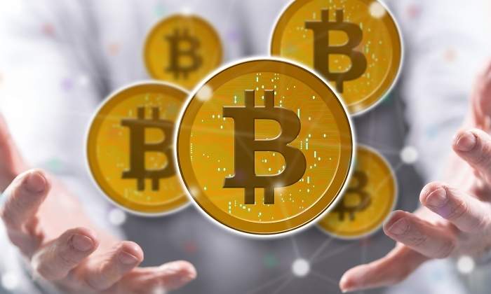 bitcoin-manos.jpg