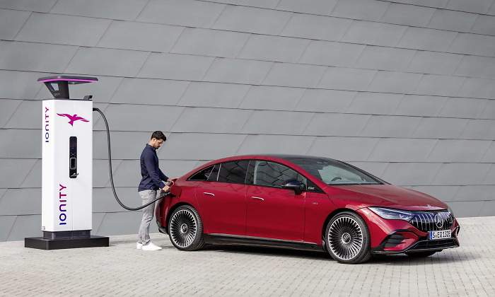 mercedes-eqe.jpg