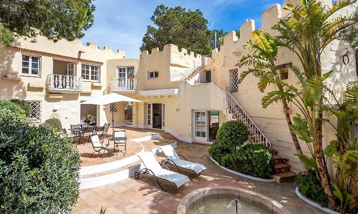 Casa-Ibiza-1.jpg