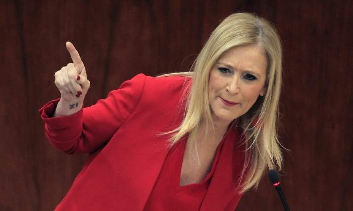 cifuentes-senala-asamblea-madrid-efe.jpg