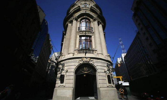 bolsa-de-comercio.de-santiago-reuters.png