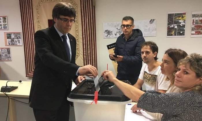 puigdemont-vota-referendum.jpg