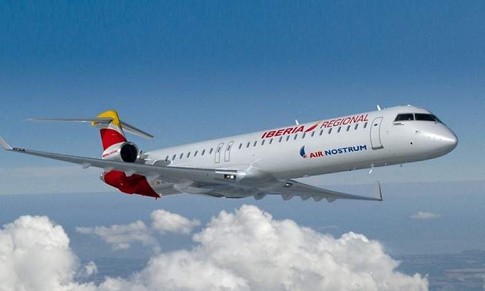 1_CRJ1000.jpg