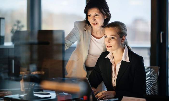 mujer-directiva-istock.jpg