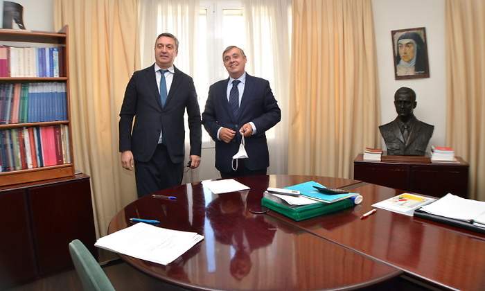 firma.jpg
