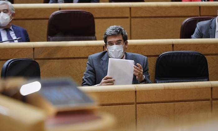 escriva-papeles.jpg