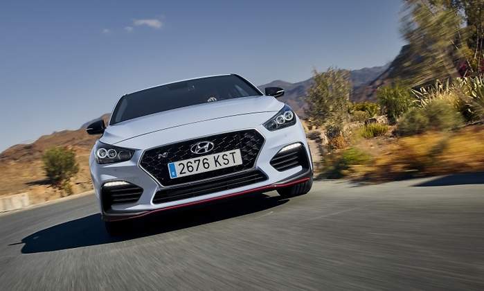 Hyundai-i30-fastback.01.jpg