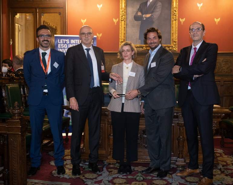 Juan Ramón Gil, director de Marketing de 'elEconomista'; José Luis de Mora-Gil Gallardo, presidente de CFA Society Spain; Begoña Morenes, de Banco Santander; Luis Buceta, CFA, y Domingo José García Coto, de BME.