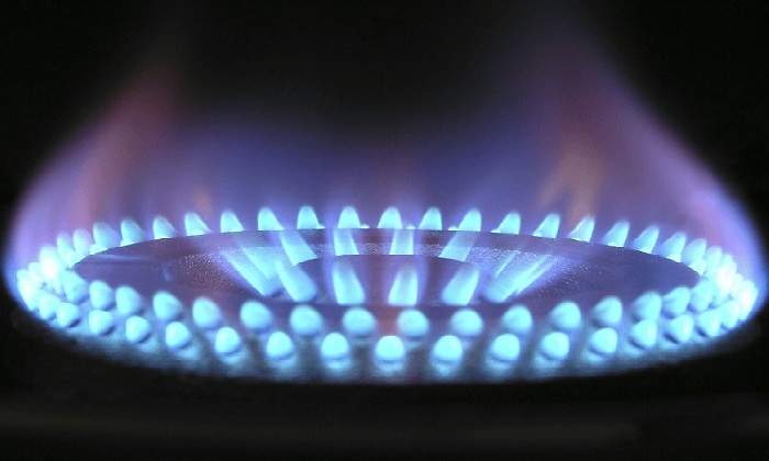 Gas