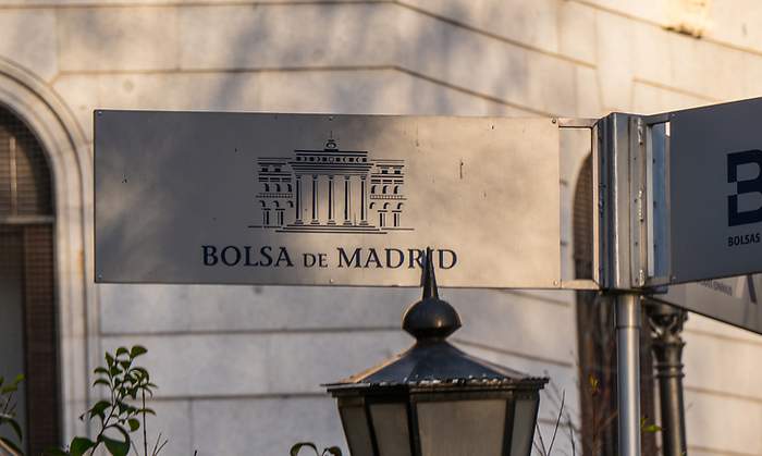 bolsa-madrid-ibex-35-cartel-dreamstime.jpg