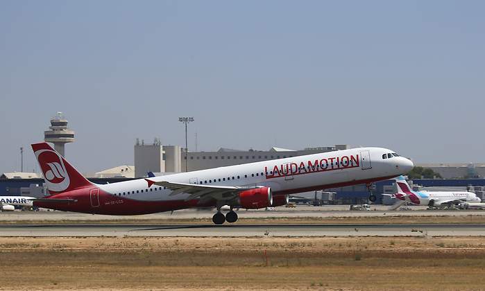 laudamotion-avion-despegue-mallorca-dreamstime.jpg