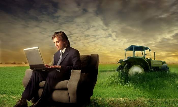 emprendedor-campo-tractor-dreamstime.jpg