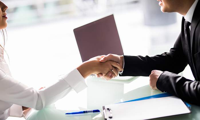 acuerdo-pacto-mano-dreamstime.jpg