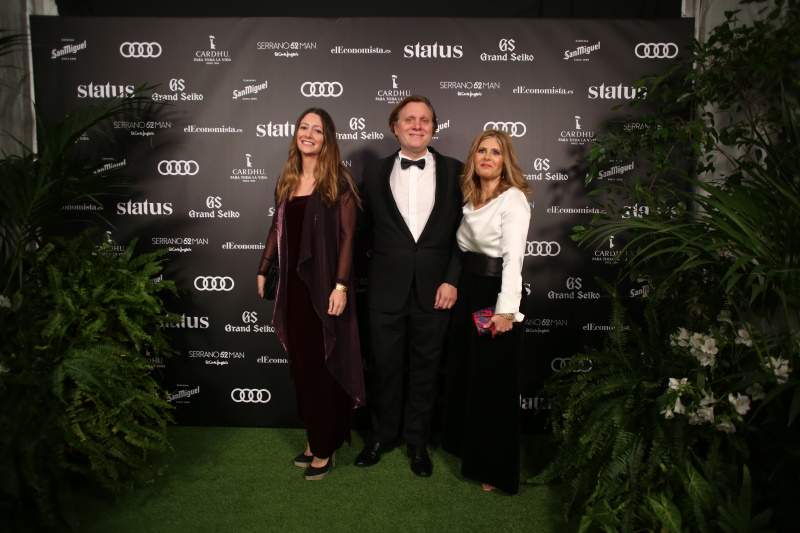 Miguel Becerro, abogado; y su mujer; y Bárbara Arroyo, abogada.