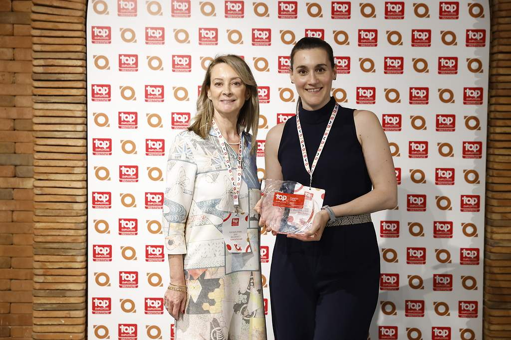 Esther Estepa y Gloria Alonso, representantes de Quirónsalud