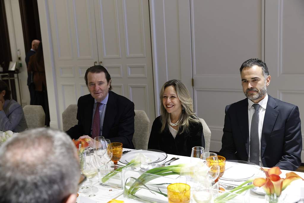 Javier Ungría López, consejero de 'elEconomista', Trinidad Jiménez, y Vicente Bañobre, consejero de 'eE'