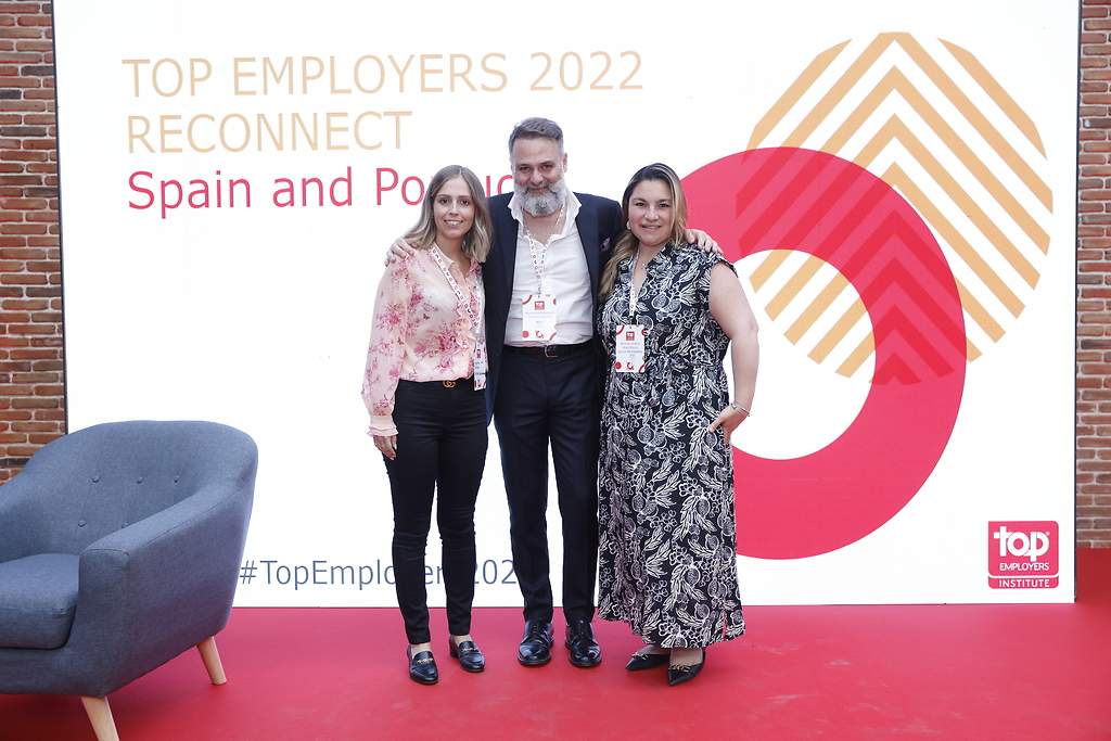 Deborah da Prada, Massimiliano Bevignani y Mercedes Romero, representantes de Vector Renewables