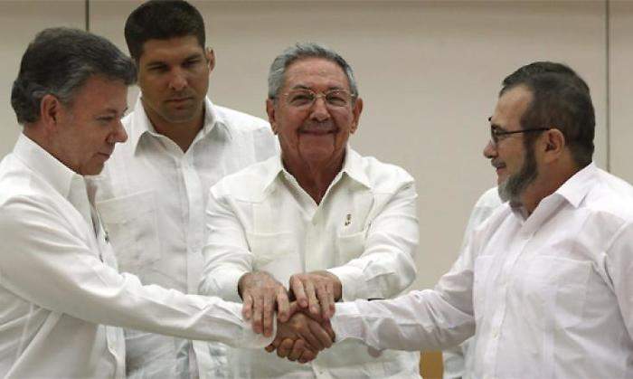 santos_timochenko_y_castro_3_0.jpg