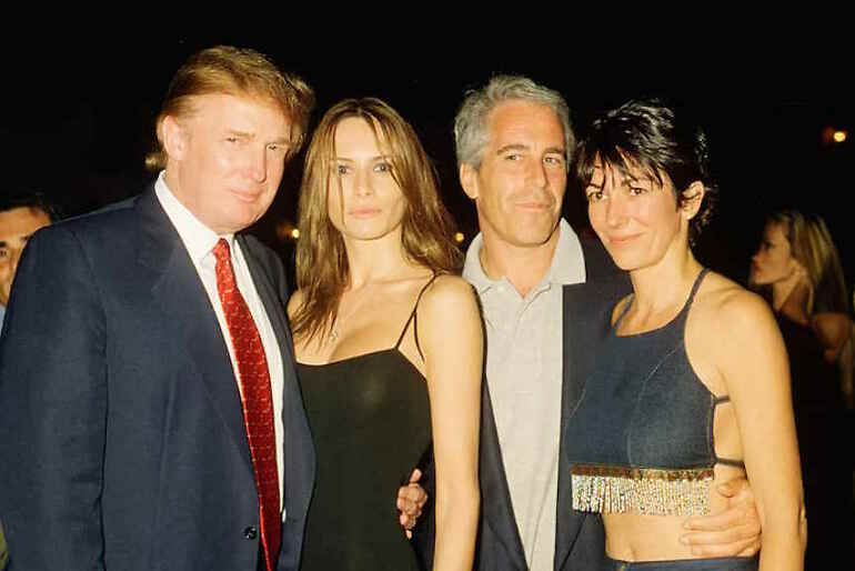 Donald Trump fue fotografiado en varias fiestas con Jeffrey Epstein en la década de 1990 y principios de la década de 2000.