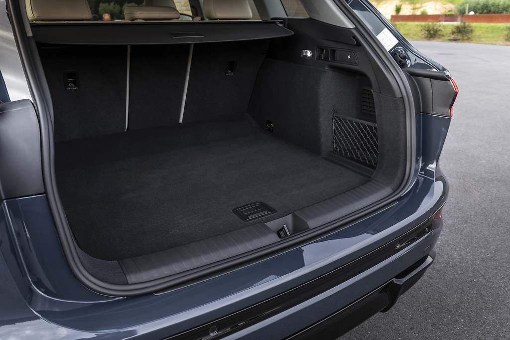 Audi Q6 e-tron. El maletero es amplio. Tiene 526 litros de capacidad (1.529 con los asientos traseros abatidos).