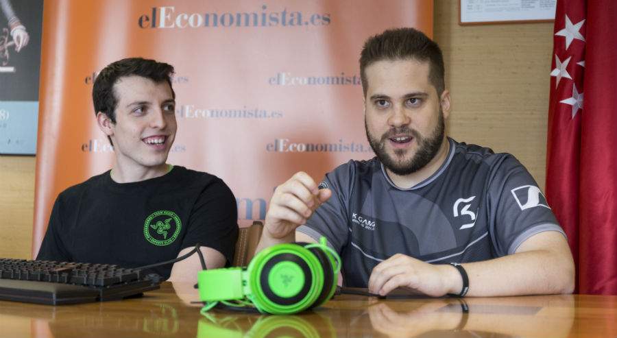 Los jugadores de esports GranPkT y Akawonder